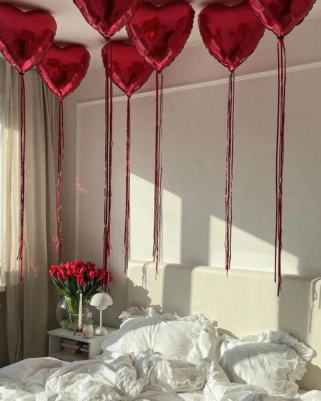10 красных сердец на гирлянде "дождь"